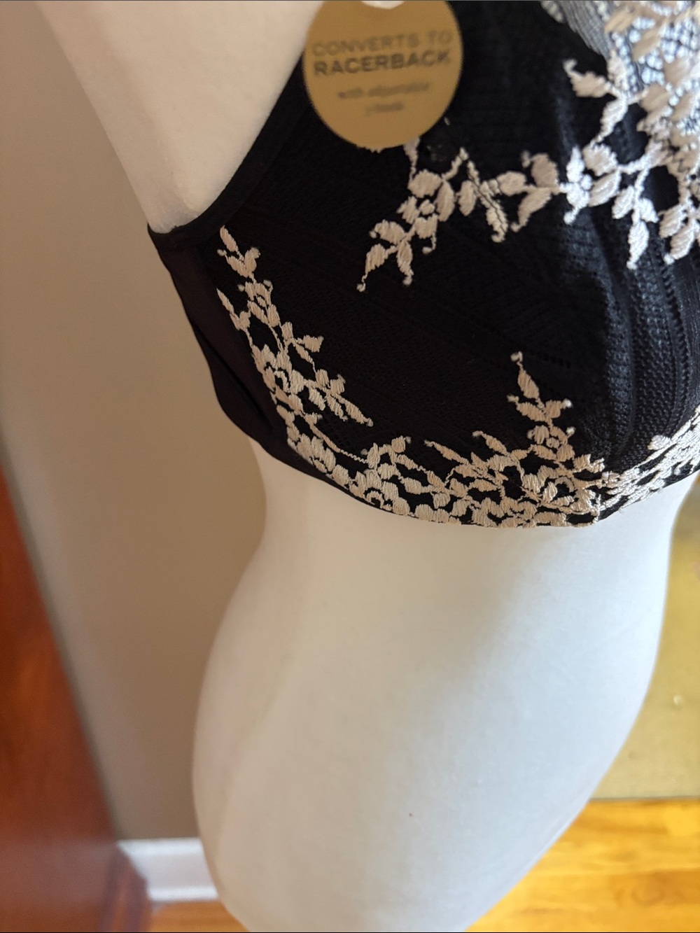 NWT Wacoal/Soma Lace-Trim Bralette in Black and Cream - Picture 4 of 10